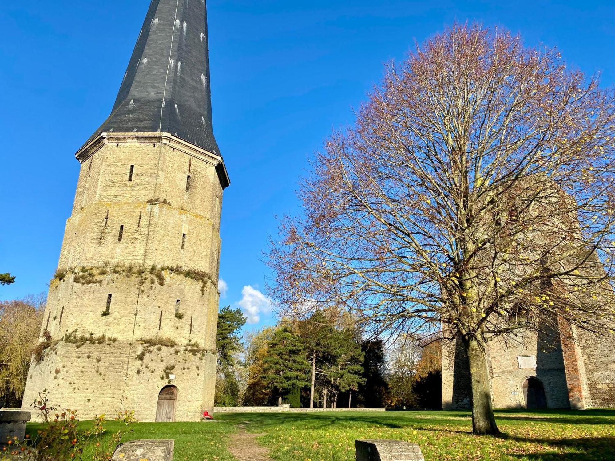 Gite De La Tour Carree Bergues Eksteriør billede